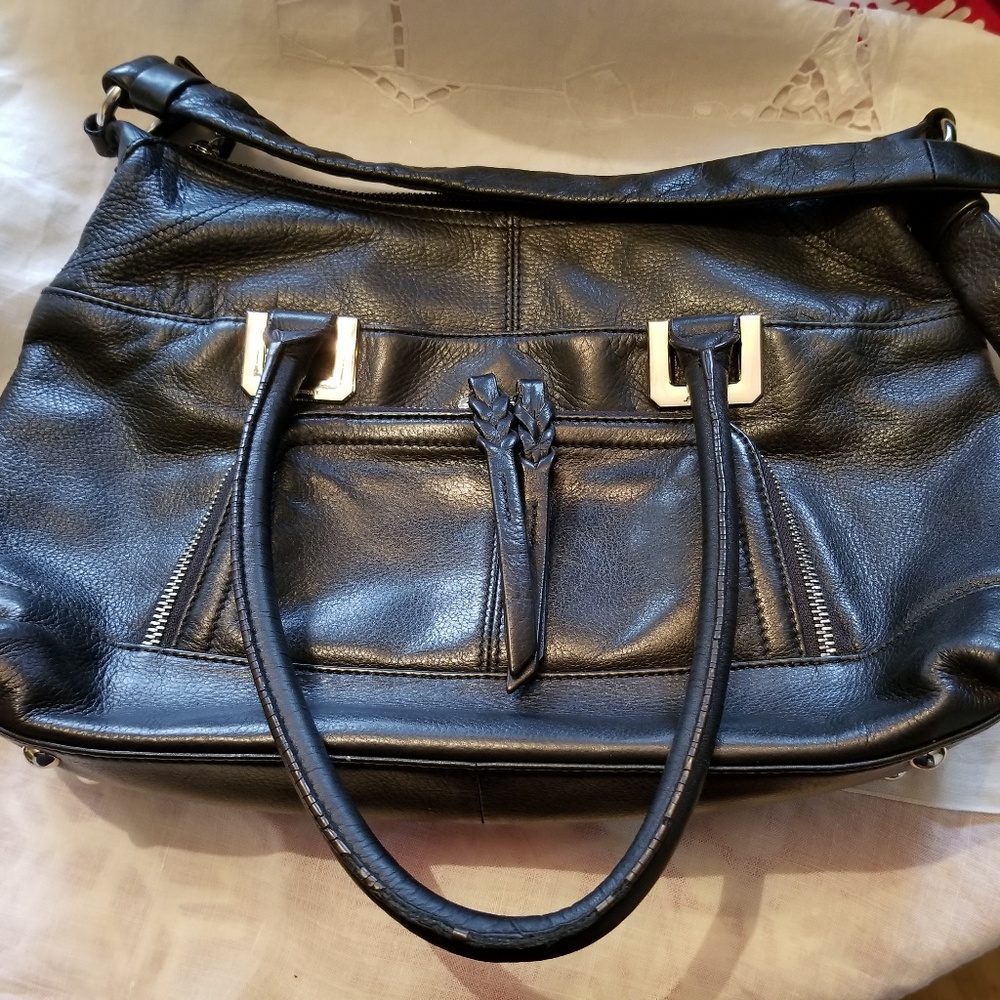 B. Makowsky Leather Shoulder Handbag Purse